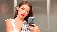 Setuju ya kalau Jessica Iskandar memang seksi? Foto: Instagram Jessica Iskandar
