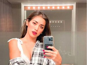 Beda Gaya Raisa dan Jessica Iskandar saat Pakai Baju dengan Kancing Terbuka