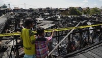 Kebakaran yang terjadi pada Minggu (25/7) dini hari tersebut menghanguskan sebanyak 24 rumah dan empat kendaraan bermotor. 