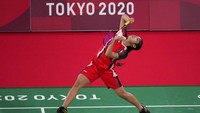 Gregoria menjadi pembuka cabang bulutangkis di hari kedua Olimpiade 2020. AP Photo/Dita Alangkara 
