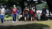 Namun di hari terakhir PPKM ini, warga mulai memadati jalur BKT Jakarta Timur untuk berolahraga.  