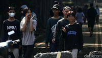 Banyak di antara mereka yang tidak memakai masker.  