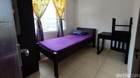 Untuk kebutuham logistik pasien, nantinya akan disuplai oleh Dinas Sosial Pemberdayaan Perempuan dan Anak setempat. Fasilitas kesehatan sederhana seperti infus, pengukur tekanan darah, hingga oksigen juga akan tersedia di shelter ini. 