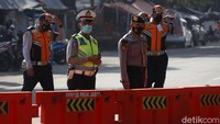 Polisi menegaskan tidak ada pelonggaran selama pemberlakuan pembatasan kegiatan masyarakat (PPKM) level 4. 