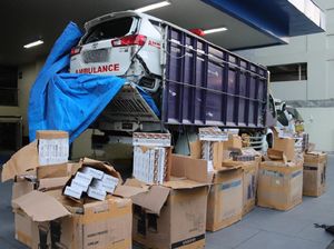 Bea Cukai Pergoki Truk Angkut Ambulans Rusak Diisi Rokok Ilegal