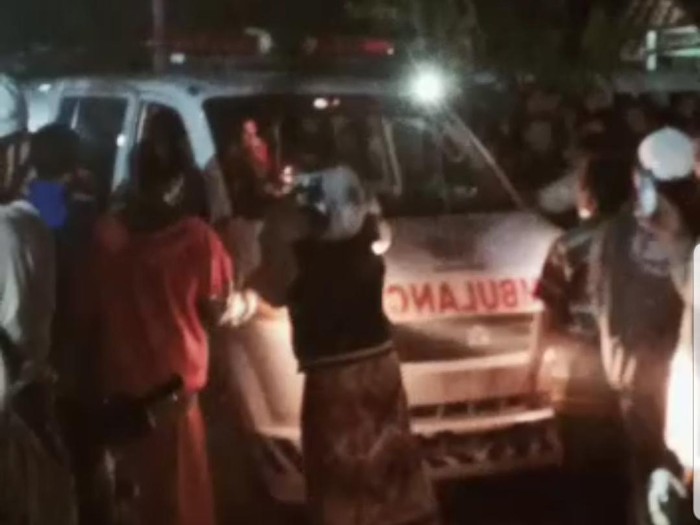 Warga Jember Rusak Ambulans dan Ambil Paksa Jenazah Positif COVID-19