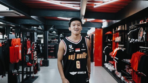 Abraham Wenas bergabung dengan Bali United.