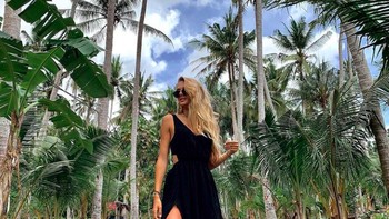 Namun ia tentu tak lupa liburan untuk relaksasi. Ini saat Alica liburan ke Bali. Foto: Instagram