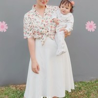 Melalui akun Instagramnya, Asmirandah sendiri sering membagikan momen-momen kebersamaannya bersama putri kecilnya. Seperti dalam foto yang satu ini, dua-duanya terlihat sama-sama cantik ya? Foto: Instagram/@asmirandah89