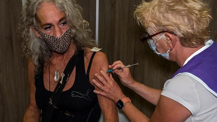 Belanda punya cara unik untuk gencarkan vaksinasi COVID-19 di negaranya. Salah satunya menyediakan layanan vaksinasi COVID-19 sekaligus kencan buta bagi warga.