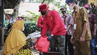Kepala Badan Intelijen Negara (BIN) Jendral Polisi (Purn) Budi Gunawan mengatakan BIN menyebar 15.000 vaksin dan 15.000 sembako beserta vitamin khusus untuk Pondok Pesantren (Ponpes), tsanawiyah, pelajar SMP dan SMA, door to door vaksin, serta bantuan sosial (Bansos).