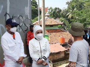 Usahanya Moncer saat Pandemi, Bella Shofie Berbagi dengan Sesama