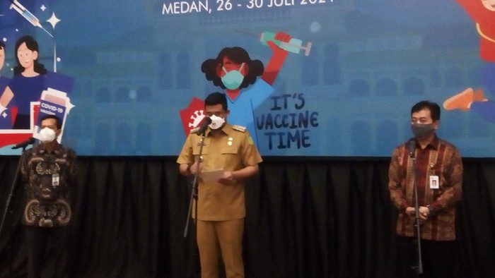 Bobby Nasution (tengah)/Datuk-detikcom