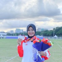 Ia pun resmi menjadi atlet timnas panahan sejak 2013. Selama ini, Diananda cukup banyak menorehkan prestasi. Wanita 24 tahun kelahiran Surabaya itu pernah memenangkan medali emas  pada SEA Games Naypyidaw 2013 dan SEA Games Kuala Lumpur 2017. Foto: Instagram @dianandach