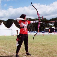 Diananda Choirunnisa adalah salah satu wakil pertama Indonesia yang berlaga dalam Olimpiade Tokyo 2020. Ia merupakan atlet panahan asal Indonesia yang baru saja berlaga bersama Riau Ega Agatha dan sukses melaju sampai perempat final panahan nomor beregu campuran. Foto: Instagram @dianandach