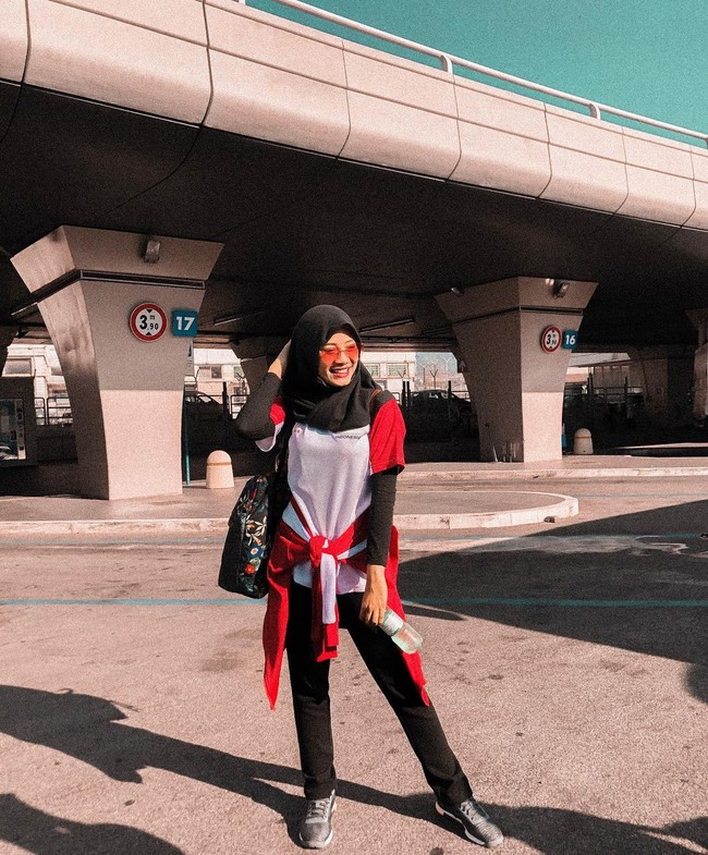 Tapi sayangnya perjuangan wanita berhijab itu harus terhenti ketika bertemu pasangan Turki, Anagoz Yasemin dan Gazoz Mete. Ia dan Riau Ega gagal menembus babak semifinal. Foto: Instagram @dianandach