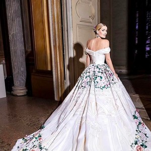 Pernikahannya Jadi Sorotan, Ini 5 Gaun Pengantin Mewah Keponakan Putri Diana Pernikahannya Jadi Sorotan, Ini 5 Gaun Pengantin Mewah Keponakan Putri Diana