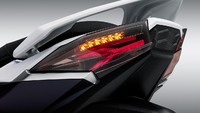 Desain lampu belakang motor ini juga tampil sporty dengan bentuk lampu rem agresif, serta lampu hazard. Foto: GPX Thailand