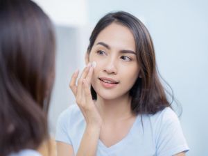 Review 3 Sunscreen Gel dari Brand Lokal dengan Efek Dingin di Kulit
