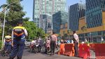 Jalan di Surabaya Masih Disekat Saat PPKM Diperpanjang