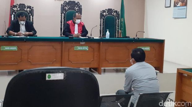 kades dan anggota dprd banyuwangi disidang tipiring