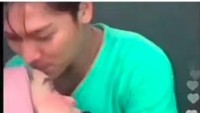 Pada Juli 2021, sempat heboh terekam Rizky Billar yang mencium kening Lesti Kejora. Saat itu Lesti sedang live Instagram. Video itu heboh karena keduanya dianggap sudah terlalu berani umbar kemesraan sebelum menikah. Foto: Instagram