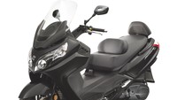 Motor ini dibenamkan mesin 399 cc 4 tak yang mampu memuntahkan tenaga sebesar 24,5 kw di 7000 rpm, dan torsi 34,5 Nm di 5.500 rpm. Tenaga tersebut disalurkan melalui sistem transmisi CVT. Foto: SYM