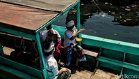 Proses kremasi jenazah Covid-19 di Cilincing, Jakarta Utara.