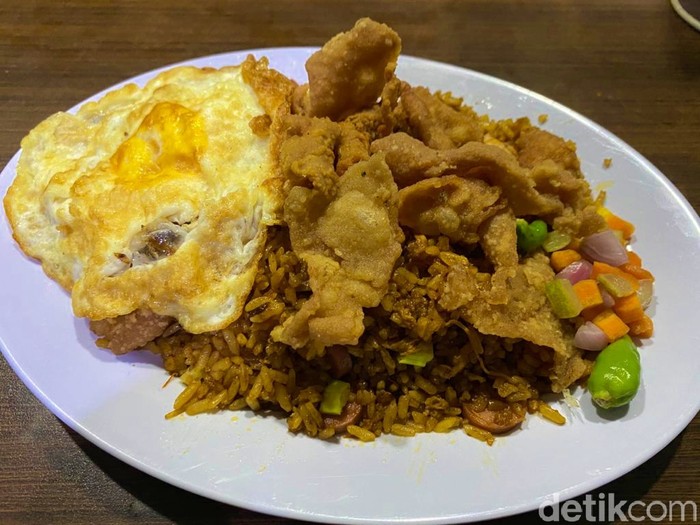 Nasi Goreng Receh : Makan Hemat Nasgor Pete Teri dan Nasgor Kulit Porsi Mantap