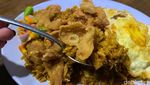 Makan Kenyang Nasi Goreng Teri Pete dan Kulit Ayam Goreng Crispy Enak