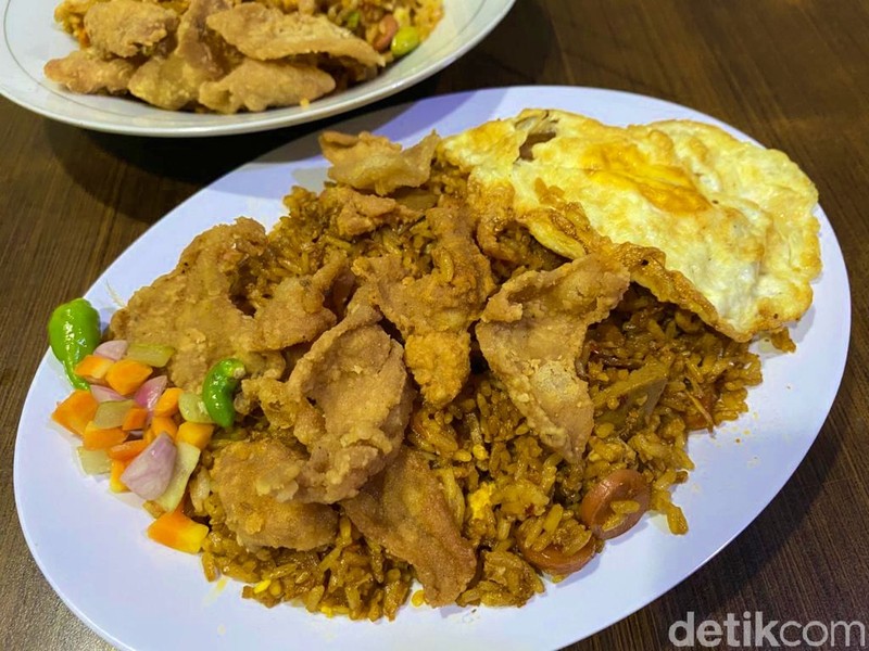 Nasi Goreng Receh : Makan Hemat Nasgor Pete Teri dan Nasgor Kulit Porsi Mantap