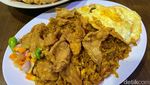 Makan Kenyang Nasi Goreng Teri Pete dan Kulit Ayam Goreng Crispy Enak