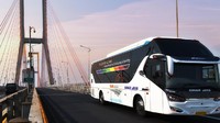 Setahun beroperasi, PO Sinar Jaya meluaskan jangkauan dengan mengoperasikan bus besar AKAP ke kawasan Jawa Tengah. Tahun 1994, perusahaan ini meresmikan cabangnya di Brebes. Foto: Dok. Sinar Jaya Group