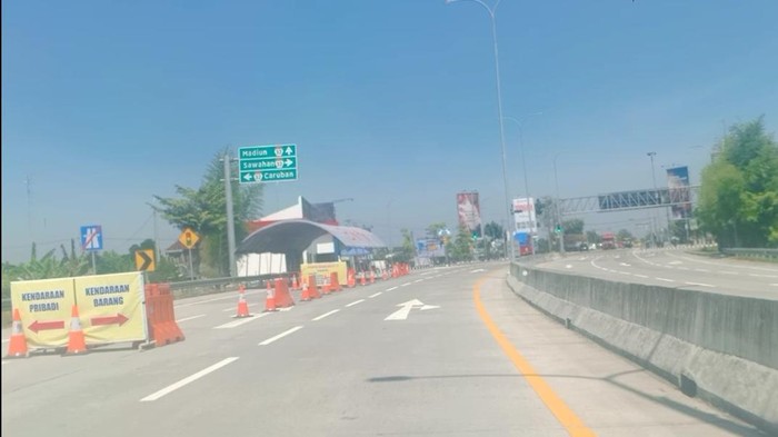 pos penyekatan di exit tol madiun