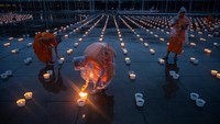 Biasanya perayaan ini berlangsung pada bulan Juli, pada hari bulan purnama pada bulan ke-8 penanggalan lunar.  