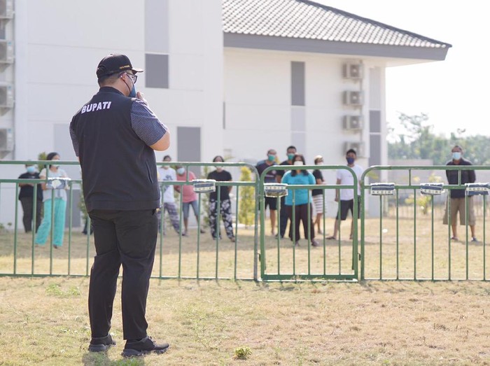 Sambangi Isolasi Terpadu Kediri, Bupati Kediri Terima Aspirasi Warga