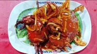 Masih di Kawasan Jakarta Utara, ada warung Indah Seafood 94 yang cocok untuk pilihan makan malam. Ada menu kepiting saus padang, udang saus tiram dan ikan bakar kecap yang jadi favorit di sini. Foto: Instagram @indahseafood94