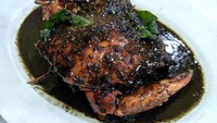 Ingin menikmati kepiting lada hitam berukuran jumbo? Mampir saja ke warung seafood bernama Ben Seafood yang berlokasi di bilangan Sabang, Thamrin, Jakarta Pusat. Foto: detikFood