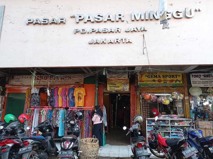 Suasana Pasar Minggu, Senin (26/7/2021). (Foto: Wilda/detikcom)