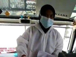 Kesaksian Perekam soal Video Viral Wanita Ber-APD Jual Surat Bebas COVID
