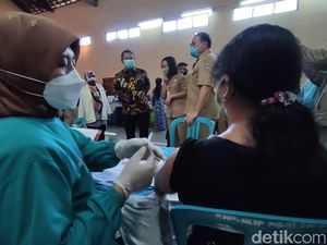 Pemkot Semarang Jemput Bola Vaksinasi di Kantor Kelurahan
