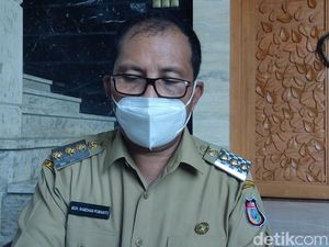 PPKM Level 4 Makassar, Pelaku Perjalanan Diperiksa Kartu Vaksin-Tes PCR