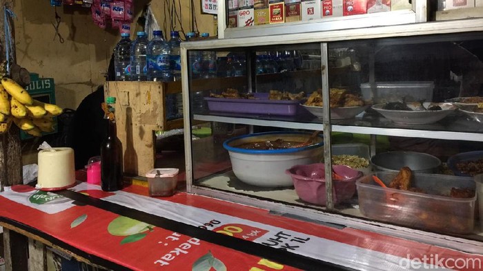 Dalam PPKM level 4, pembeli boleh makan di tempat tetapi dengan waktu 20 menit saja. Bagaimana respons pembeli yang telah mencobanya?