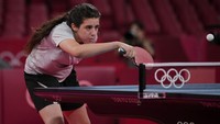 Zaza tampil mewakili Suriah di cabang tenis meja kategori tunggal putri. Di negerinya, bocah kelahiran 2009 itu adalah juara nasional.  