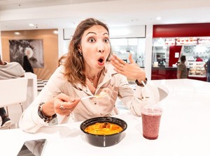 Aturan Makan 20 Menit, Ini 5 Risiko Penyakit karena Makan Terlalu Cepat