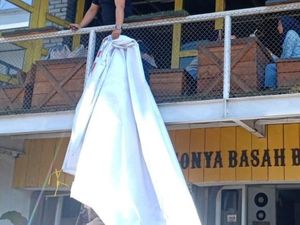 Baliho Promo Ramen Kecuali Presiden Bikin Heboh, Pemilik Warung Minta Maaf