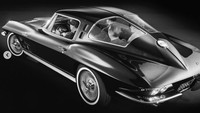 Namun tidak dijelaskan mesin apa yang digendong mobil asal Amerika Serikat ini, bahkan GM tidak membocorkan alasan mengapa tidak jadi memproduksi mobil sport yang satu ini. Foto: Pool (General Motors)