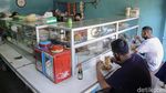 Curhat Komunitas Warteg soal Aturan Makan 20 Menit