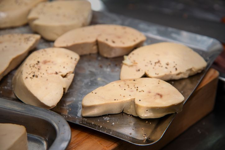 Sisca Kohl Dikritik karena Makan Foie Gras, Ini 5 Fakta Produksi Foie Gras