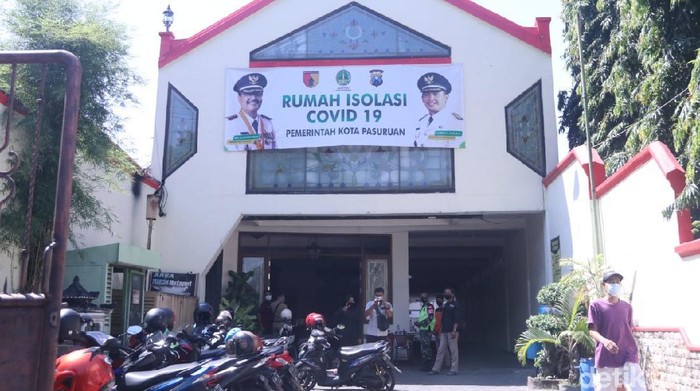 Wali Kota Pasuruan Saifullah Yusuf (Gus Ipul) melakukan sidak ke beberapa tempat isolasi terpusat (isoter), yang telah disediakan Pemkot. Gus Ipul ingin memastikan tempat-tempat itu layak sehingga pasien nyaman.